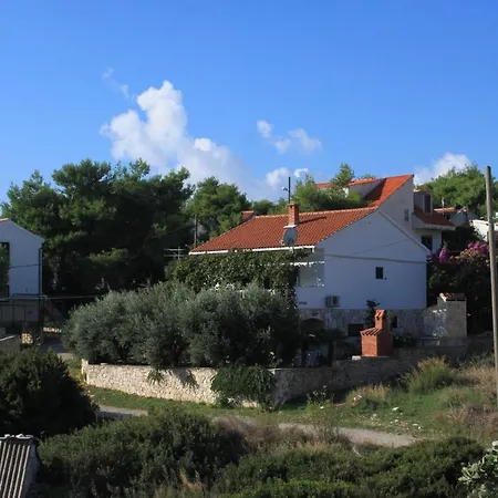 By The Sea Rukavac, Vis - 2411 Apartment Rukavac (Vis)